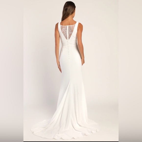 Elegant White Wedding Dress - Picture 3 of 6